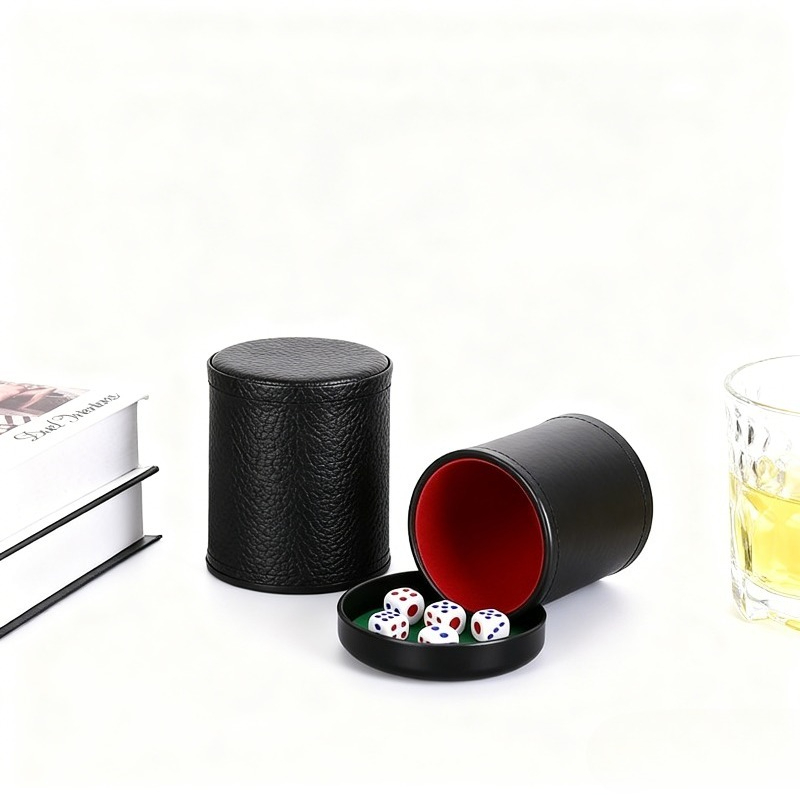 Gobelet à dés en cuir orange,  - Board Game Yahtzee avis et prix