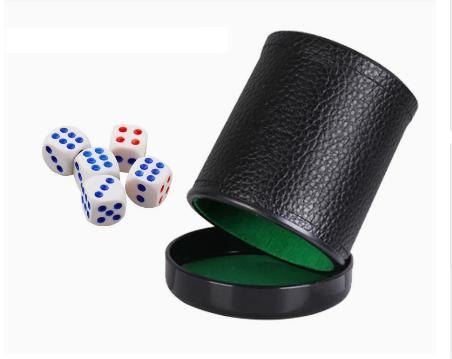Tasse à dés en cuir avec couve - Board Game Yahtzee avis et prix